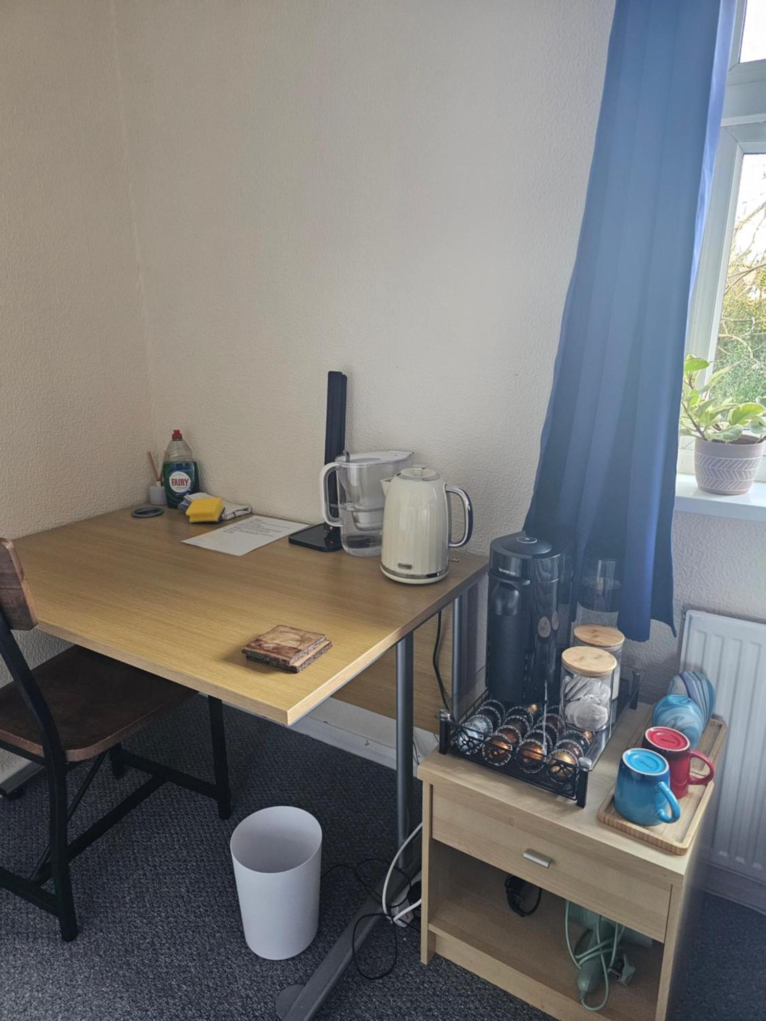 Double Bedroom Located Close To Manchester Airport Wythenshawe Εξωτερικό φωτογραφία