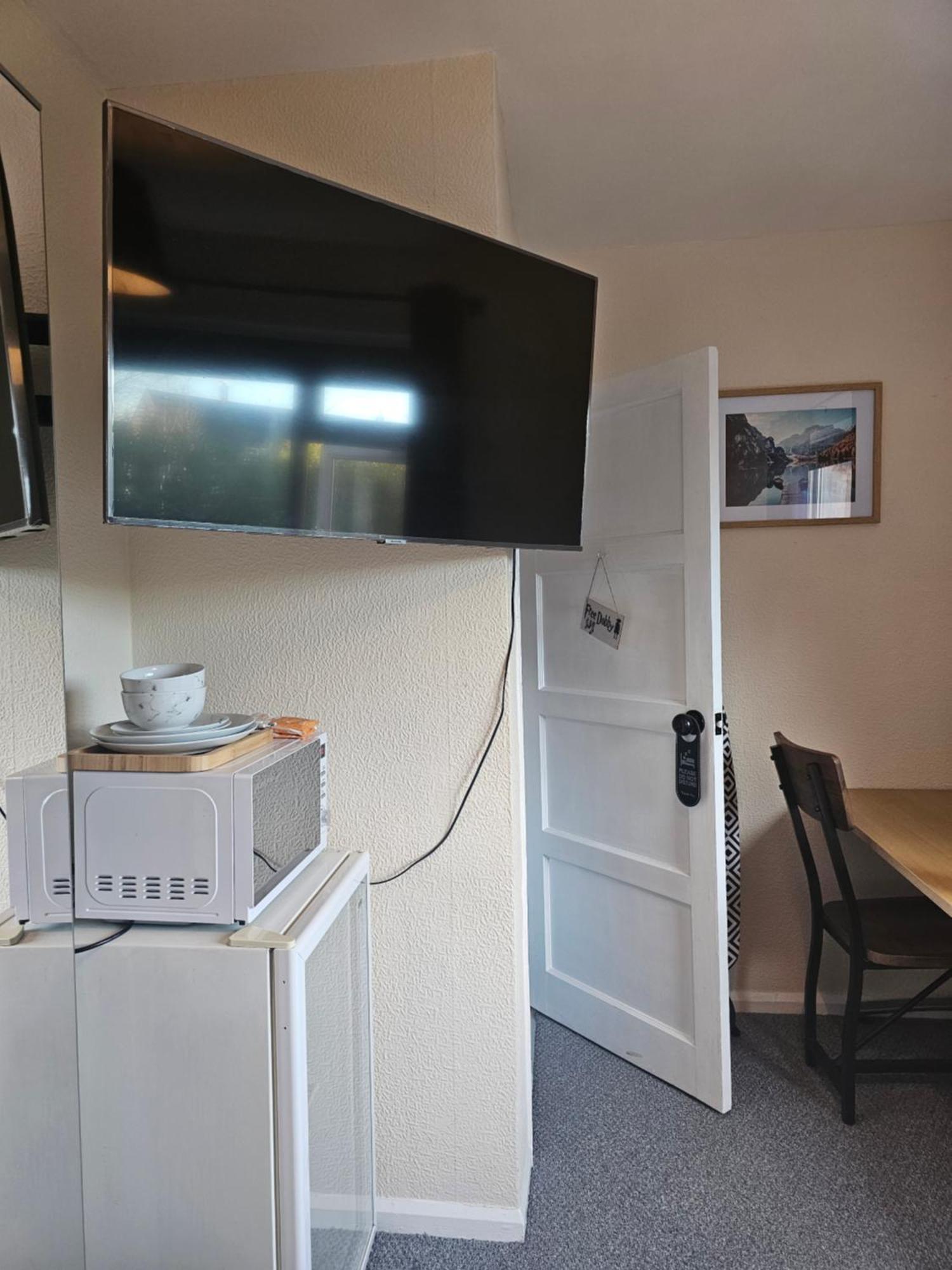 Double Bedroom Located Close To Manchester Airport Wythenshawe Εξωτερικό φωτογραφία